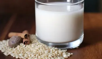 7 usos que le puedes dar al agua de arroz para tu belleza