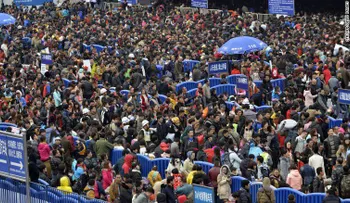 Al menos 38.000 pasajeros quedaron atrapados en una estación de tren en China