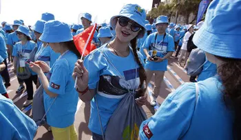 Jefe de ensueño: un empresario chino paga unas vacaciones en España a 2.500 trabajadores