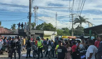 Niña de 6 años muere arrollada por camión cisterna cuando su madre la llevaba a centro de Inaipi en Barahona