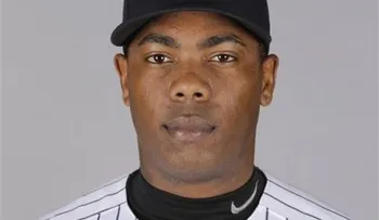 MLB suspende 30 partidos al lanzador Aroldis Chapman por violencia doméstica