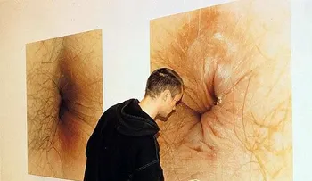 Insólito: Hacen exposición de arte sobre el  â??ojo de culoâ?