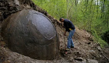 Una enigmática bola gigante desata la polémica entre científicos