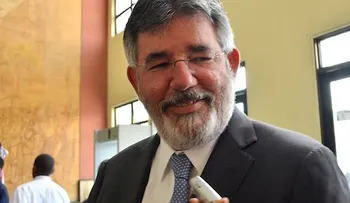 Denuncia que a Víctor Díaz Rúa le llevaron hasta mujeres a la cárcel 