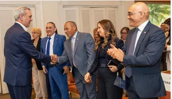 Abinader reafirma apoyo a diáspora en Costa Rica