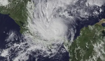 Costa Rica y Nicaragua se preparan para el impacto del huracán Otto