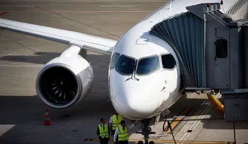 Arrestan a dos pilotos que supuestamente estaban bajo la influencia del alcohol antes de un vuelo