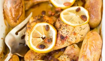 Exquisito pollo al limón: sabroso