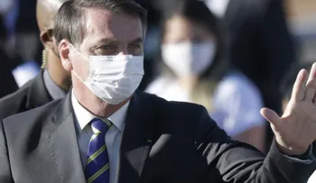 La Justicia determina que Bolsonaro debes usar mascarilla; si no lo hace será multado