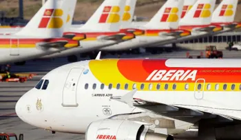 Sancionarán aerolínea española pedía prueba de embarazo a las mujeres para contratarlas