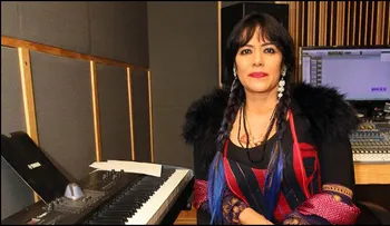 Lila Downs: Salón, Lágrimas y Deseo; es un disco sobre el desamor y el amor, sobre México y EE.UU.