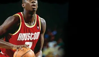 Hieren de bala a exjugador de NBA Carl Herrera durante asalto
