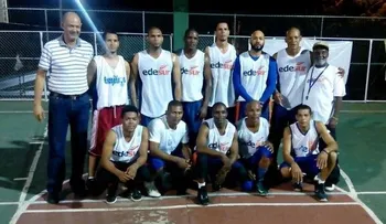 Edesur gana medalla de oro en el torneo de baloncesto dedicado a las madres