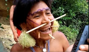 Un hombre de EE.UU. encuentra a su madre perdida en una tribu de la Amazonía 