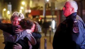 Una imagen simbólica que conmemora la tragedia en Francia se vuelve viral