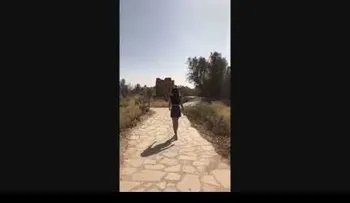 Piden arrestar saudita por pasear con vestimenta "inmoral" y publicarlo en la Red (VIDEO)