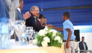 Presidente Danilo Medina entrega tres escuelas en San Cristóbal