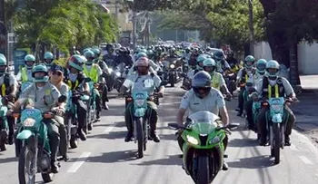 Amet cierra avenidas por desfile militar