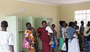 Huelga de 700 internos paraliza hospital de Kenia tras suspensión de doctor