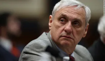 Empleada de corte acusa a poderoso juez de EE.UU. de haberle mostrado pornografía