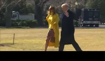 Trump protagoniza un nuevo momento incómodo al negarse Melania a darle la mano