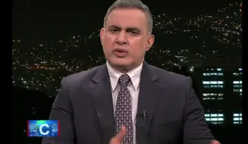 "Ven para partirte la cara": la furia del fiscal Tarek William Saab con un tuitero que lo llamó basura