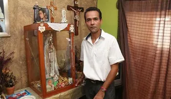 Virgen de Fátima que llora lágrimas de sangre