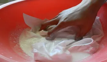 La mejor forma para conseguir su ropa blanca sin usar blanqueador natural gastando poco