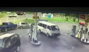 La manera más inusual de llegar a una gasolinera