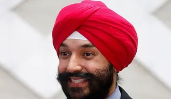 Le pidieron que se quite el turbante en un aeropuerto: EE.UU. se disculpa con un ministro canadiense