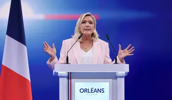 Marine Le Pen lanza campaña presidencial 2027 con promesa de "renacimiento" de Francia