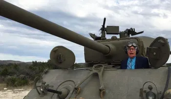 En Texas puedes conducir un tanque real de la II Guerra Mundial y disparar lanzallamas