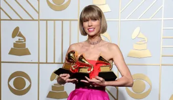 Taylor Swift llegó de sorpresa a una boda para cumplir el sueño de una pareja