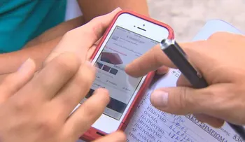 Los 'refugiados de Facebook' escapan de Siria con la ayuda de teléfonos móviles