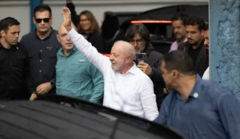 Lula vota en São Bernardo do Campo y afirma que el pueblo salió a defender sus conquistas en la segunda vuelta