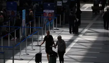 Jueza federal anula la prohibición de visas de inmigrante impuesta por Trump a 75 países