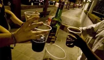 Autoridades expresan preocupación por consumo de alcohol de menores