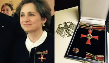 Carmen Aristegui recibe la Cruz de la Orden del Mérito de Alemania