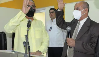 Ministro de Obras Públicas posesiona en su cargo al nuevo director de Embellecimiento de Carreteras 