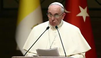 Papa Francisco llama a cristianos a ser signo creíble de paz