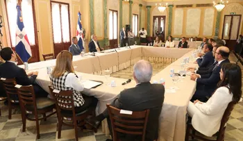 Abinader propone actualizar agenda con exportadores para desarrollar el sector