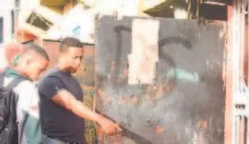  Condenan a un año de prisión al "chicharronero" y su hijo que mataron a tres personas por un parqueo 