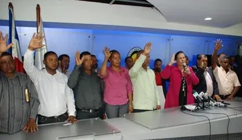 Renuncian dirigentes del PRM y PQDC y pasan a filas del PRD