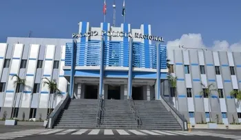Hallan una mujer muerto dentro de camioneta en Haina