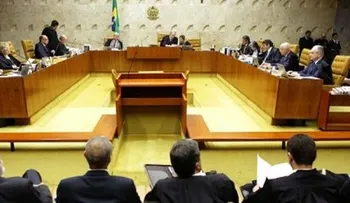 Corte rechaza petición de no someter a Dilma a juicio político