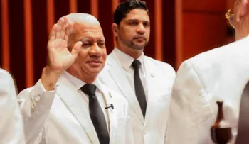 Ricardo de los Santos juramentado presidente Senado para cuarto año consecutivo