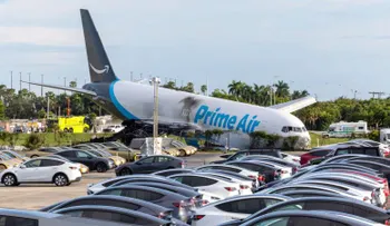 Avión de carga de Amazon se sale de la pista en Miami; deja cinco muertos y varios heridos