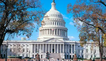 Cierran el Capitolio por amenaza de tiroteo