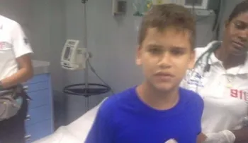Entregan a sus padres niño hallado desorientado en la avenida Duarte