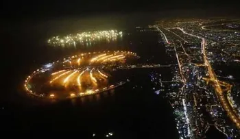 El mundo celebra Año Nuevo, incluso con protestas
